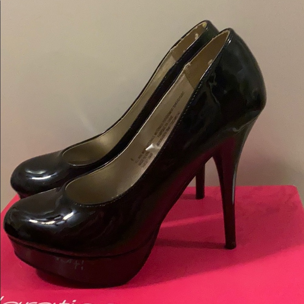 Shoes - Picture 2 of 3